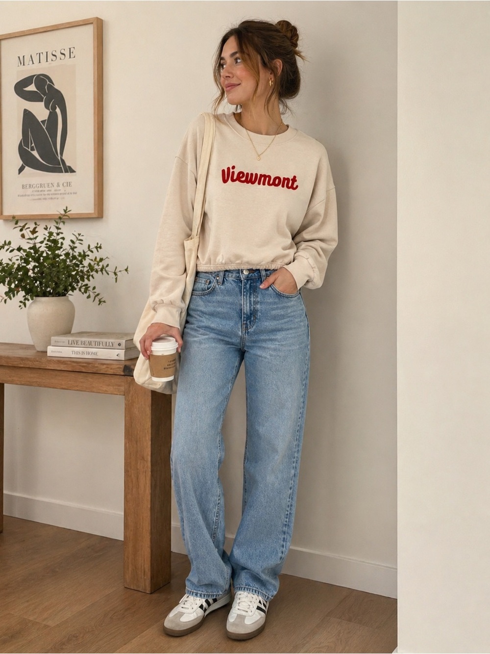 NWT JoyLab Boxy Fit Viewmont Sweatshirt Size Small Cream Beige / Red